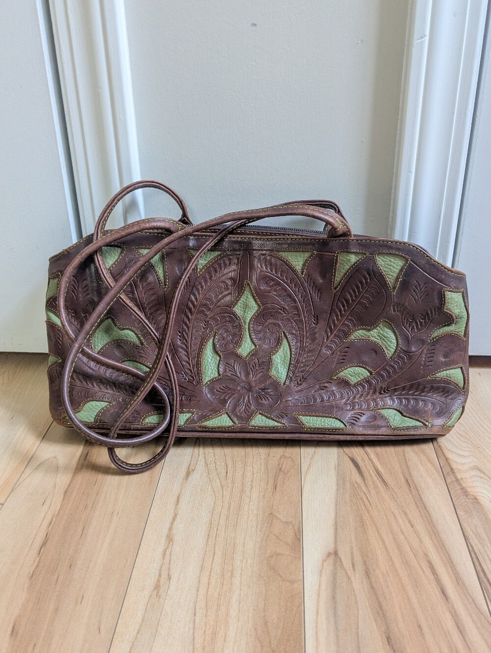 JL Saldivar Handcrafted Tooled Leather Purse